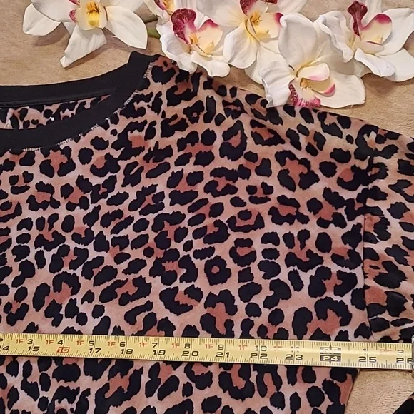 Velour Animal Print Top - Picture 3 of 6